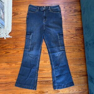 Hollister Highest-Rise Soft Stretch Cargo Flared Jeans - Dark Wash - 15R